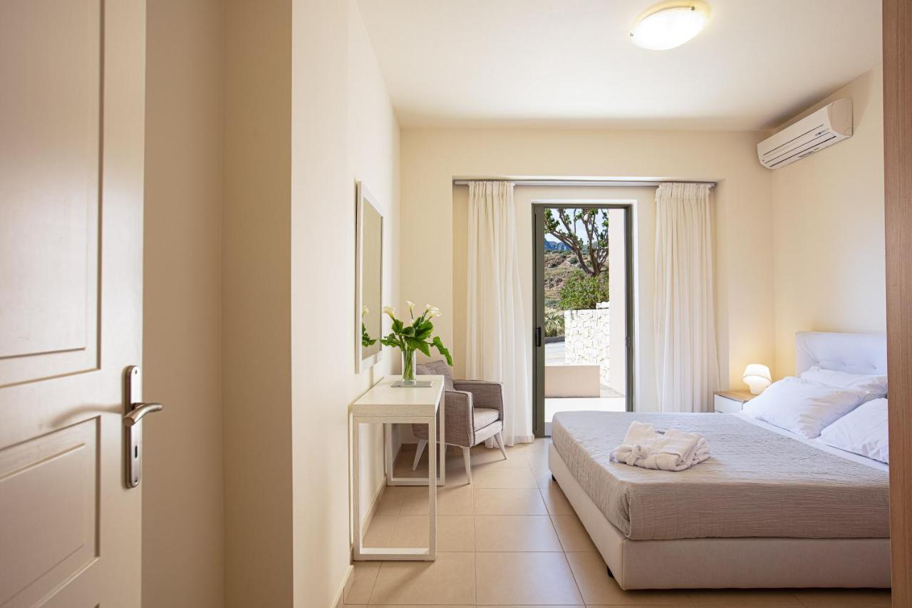 A & C Homes Плакиас Экстерьер фото