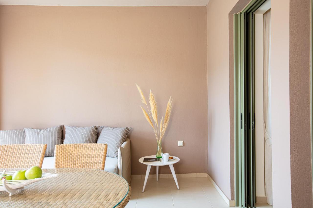A & C Homes Плакиас Экстерьер фото