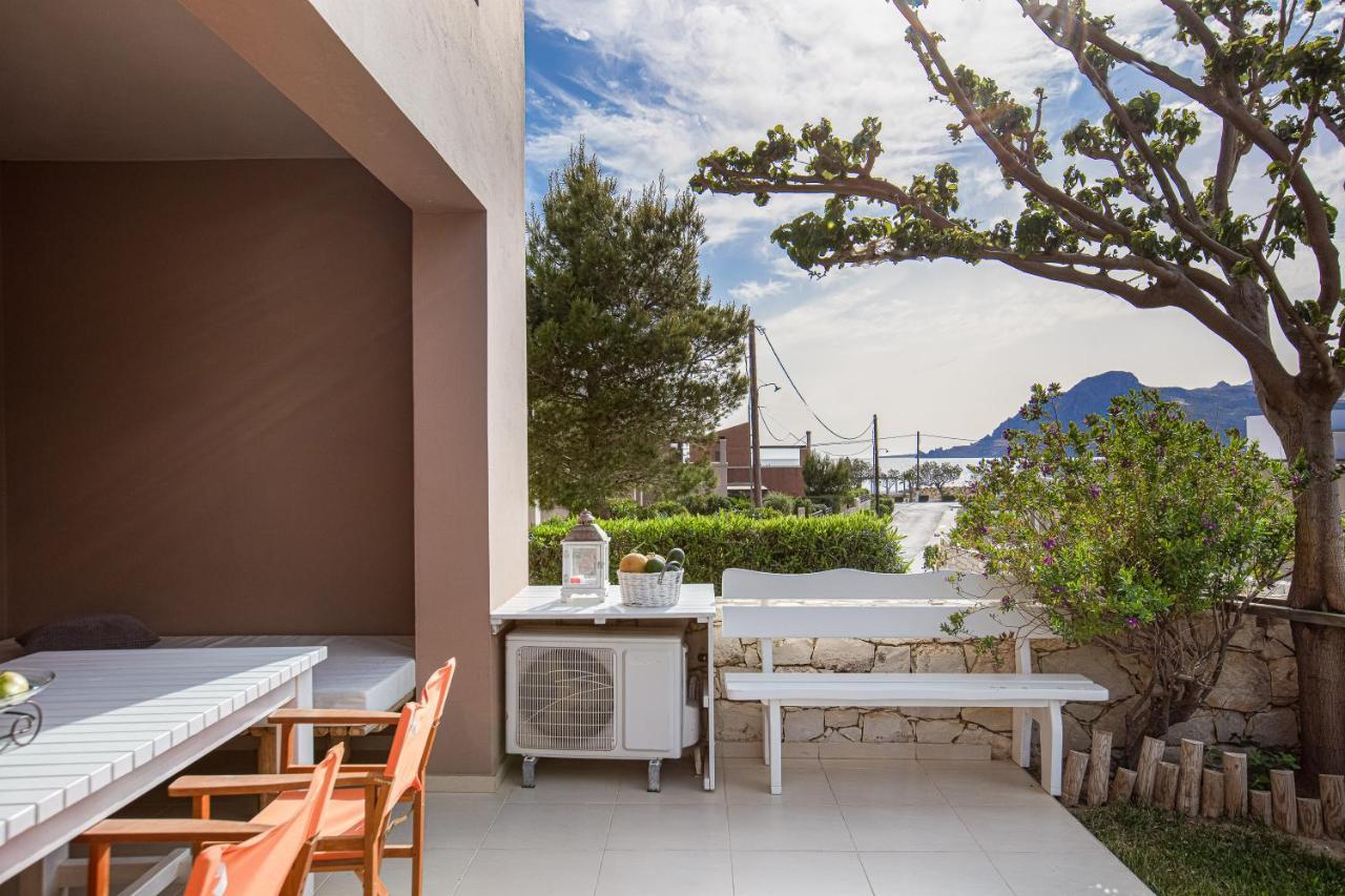 A & C Homes Плакиас Экстерьер фото