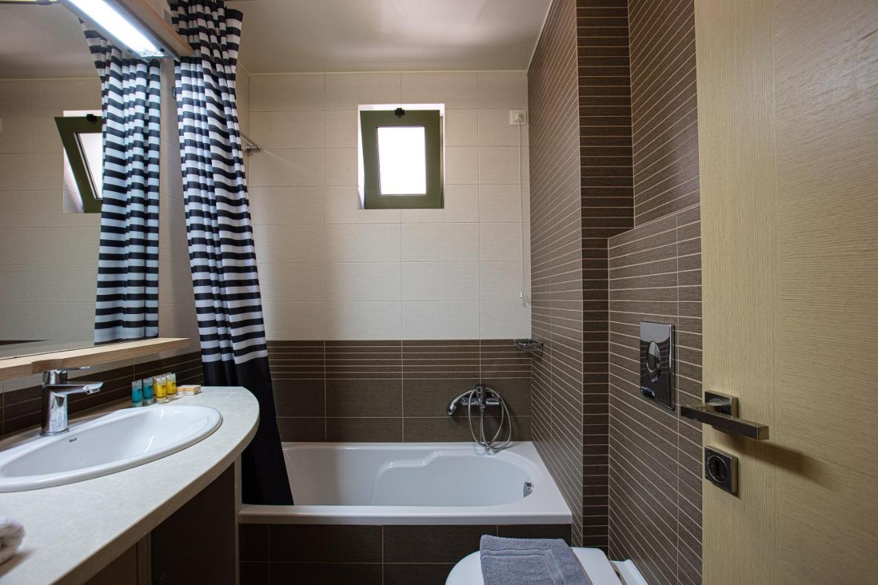 A & C Homes Плакиас Экстерьер фото